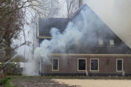 Grote brand in boerderij Oudesluis