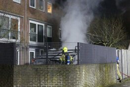Vlammen in woonwijk Schagen: schuur in brand
