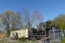 Hijskraan valt om in Schagen