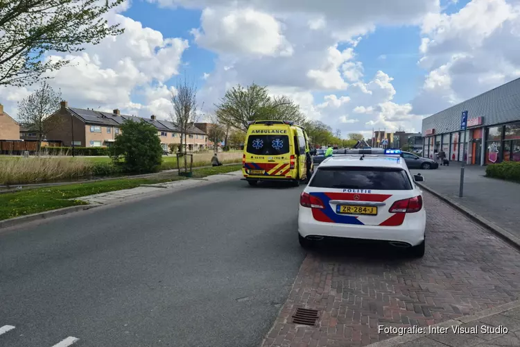 Vrouw in scootmobiel gewond na aanrijding