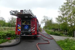 Tuinhuisje brandt volledig uit in Oudesluis
