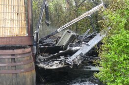 Tuinhuisje brandt volledig uit in Oudesluis