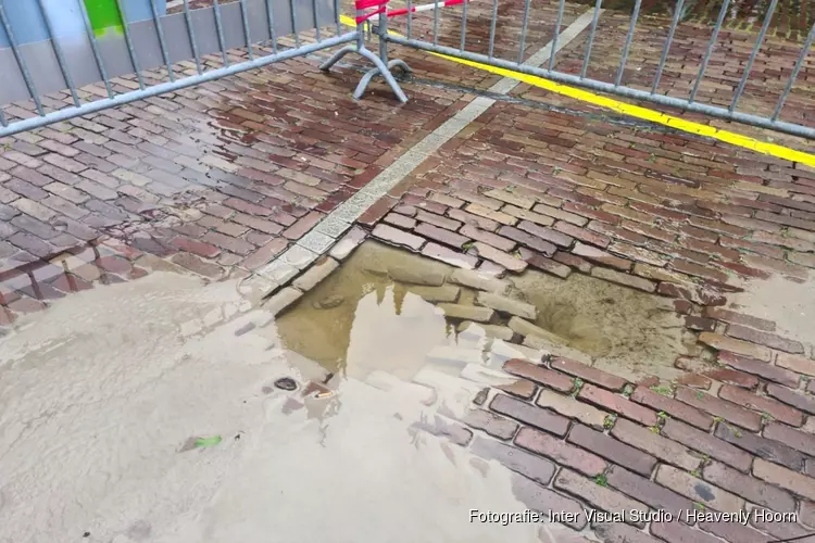 Brandweereenheid helpt bij wateroverlast in Schagen