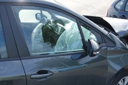 Twee auto&#39;s botsen in Nieuwe Niedorp