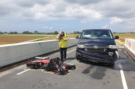 Motorrijder zwaargewond in 't Zand, politie onderzoekt