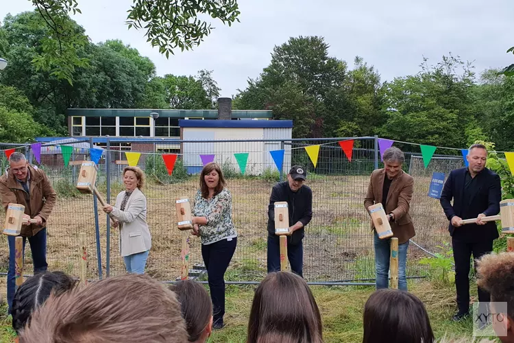 Eerste palen IKC De Ark feestelijk de grond in