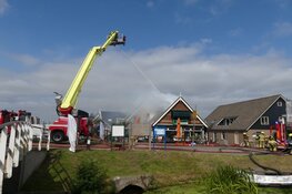Brandweerman raakt gewond bij uitslaande brand cafetaria Schagerbrug