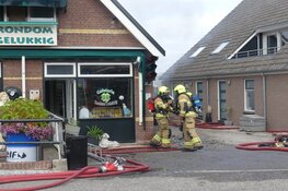 Brandweerman raakt gewond bij uitslaande brand cafetaria Schagerbrug
