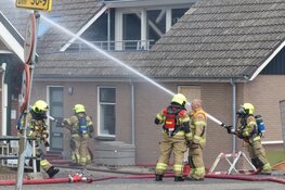 Brandweerman raakt gewond bij uitslaande brand cafetaria Schagerbrug
