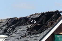 Brandweerman raakt gewond bij uitslaande brand cafetaria Schagerbrug