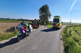 Motorrijder komt ten val door onbekende oorzaak