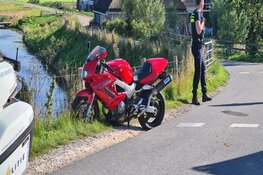 Motorrijder komt ten val door onbekende oorzaak