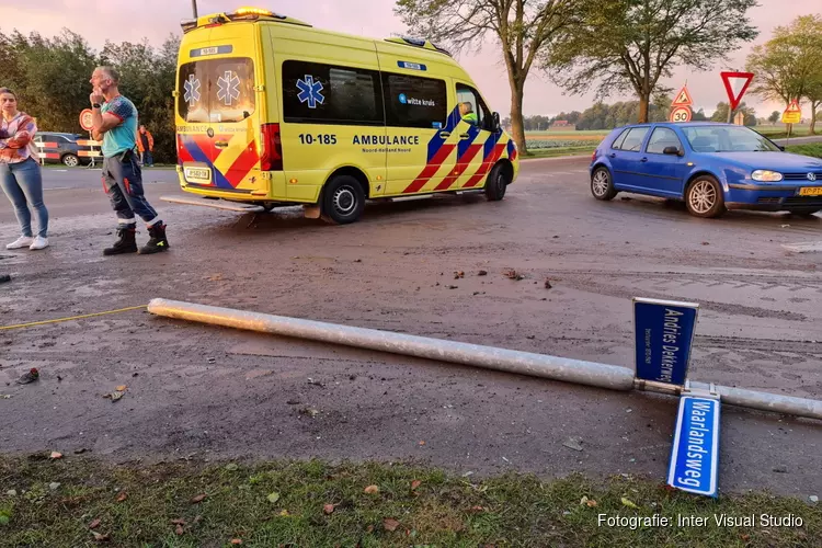 Auto in de slip door blubber van koolcampagne in Waarland