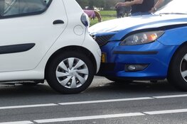 Veel schade na kop-staartbotsing bij Schagerbrug
