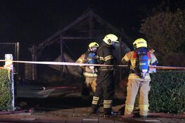 Asbest vrijgekomen bij schuurbrand in Sint Maartensvlotbrug, één aanhouding