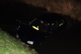 Auto te water geraakt in Oudesluis