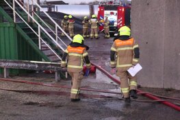 Brand bij asfaltmolen aan Langeloop in Schagen