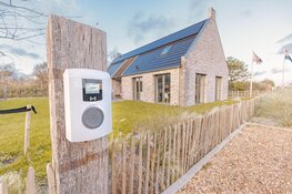 LekkerNaarZee investeert in duurzaamheid met 12 laadpalen