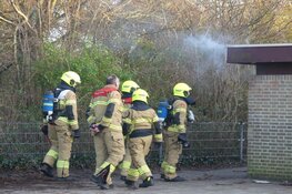 Brand in schuurtje van school in Schagen