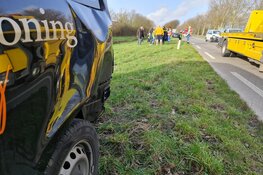 Struisvogel veroorzaakt ongeluk op de Schagerweg in Dirkshorn