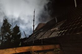 Grote brand op Park De Rekere verwoest twee bungalows