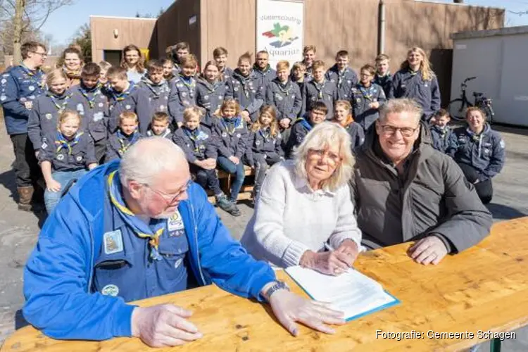 Ondertekening overeenkomst nieuw clubhuis scoutinggroep Aquarius