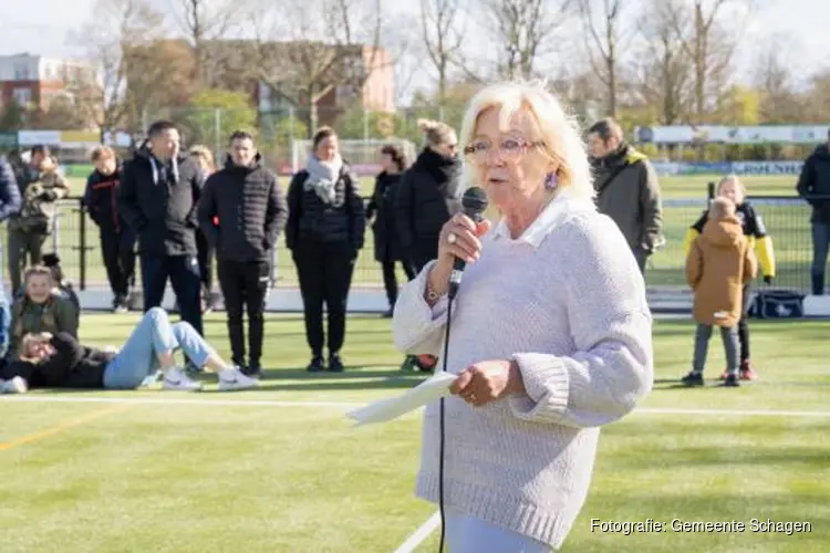Nieuw kunstgrasveld op sportpark Groenoord