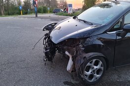 Ongeval in Kolhorn, twee auto's total loss