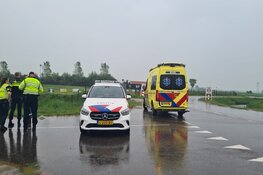 Auto te water langs Priggeweg in Schagen