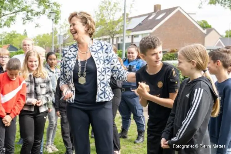 Basisschool De Rank kreeg burgemeester op bezoek
