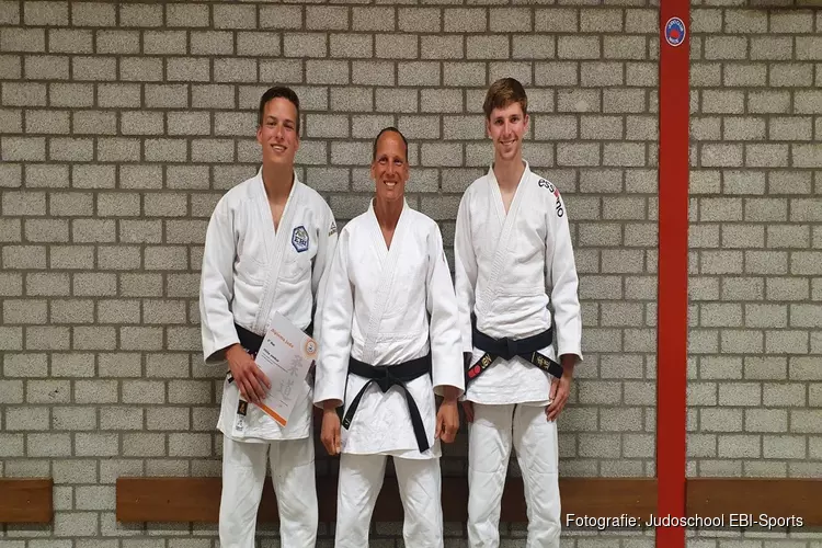 Warmenhuizenaar Chris Jonker behaalt zwarte band, judoka&#39;s EBI-Sports naar goede resultaten op toernooi