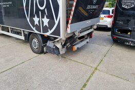 Auto rijdt achterop vrachtwagen Dirkshorn