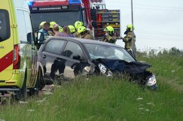 Drie gewonden bij frontale botsing in Barsingerhorn