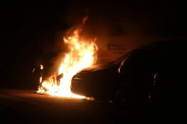 Bestelbus door brand verwoest in Schagen
