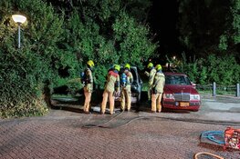 Auto door brand verwoest in Warmenhuizen