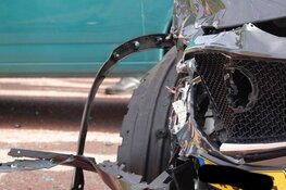 Botsing op gelijkwaardige kruising in Warmenhuizen