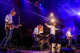 Optreden van de band Vaart in het Cultuurkerkje Oudesluis