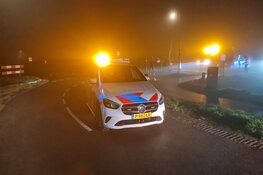 Auto vliegt uit de bocht in Waarland