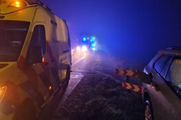 Auto te water in Oudesluis, meerdere gewonden na aanrijding