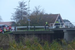 Auto te water in Oudesluis, meerdere gewonden na aanrijding