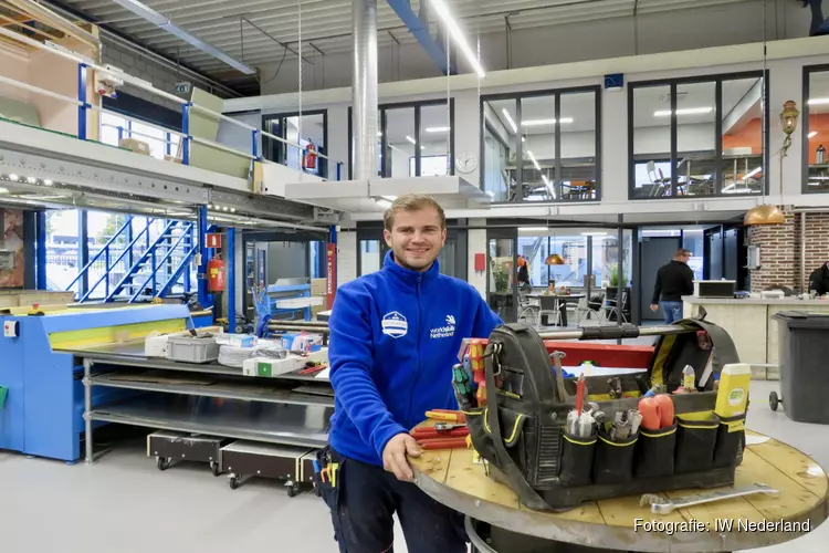 Sam Strijbis uit Dirkshorn op erepodium WK installatietechniek