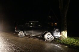 Auto te water bij ongeval in Barsingerhorn