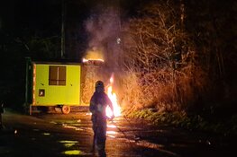 Twee brandjes bij school in Schagen, vermoedelijk brandstichting