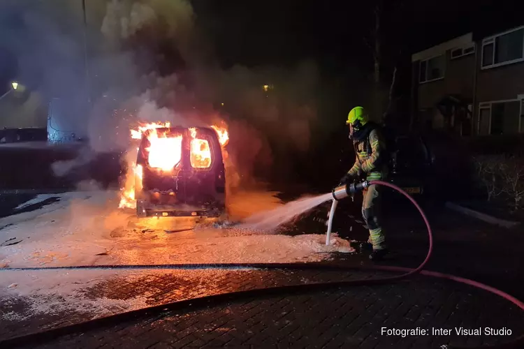 Politie zoekt beelden en getuigen brandstichting