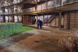 Brand in verzorgingshuis, meerdere woningen ontruimd, twee gewonden