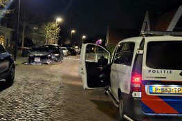 Brommobiel knalt op paal, bestuurster aangehouden