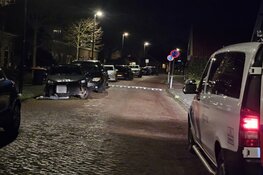 Brommobiel knalt op paal, bestuurster aangehouden