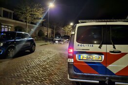 Brommobiel knalt op paal, bestuurster aangehouden