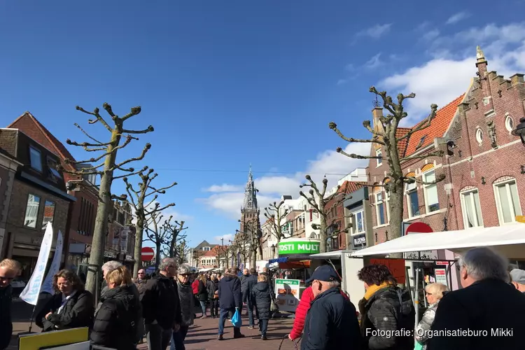 Stalletjesmarkt Schagen tijdens Paasvee