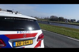 Auto te water langs N9 bij Schagen